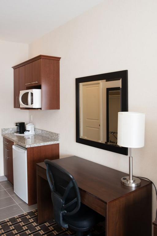 Western Star Inn & Suites Stoughton 객실 사진