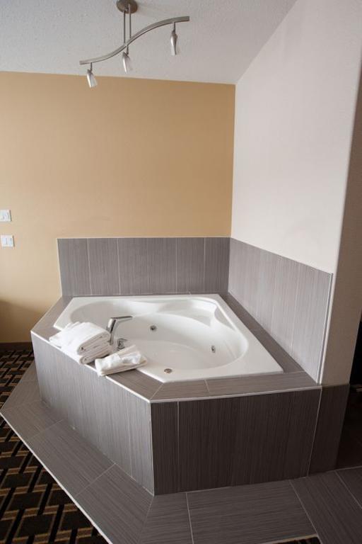 Western Star Inn & Suites Stoughton 외부 사진